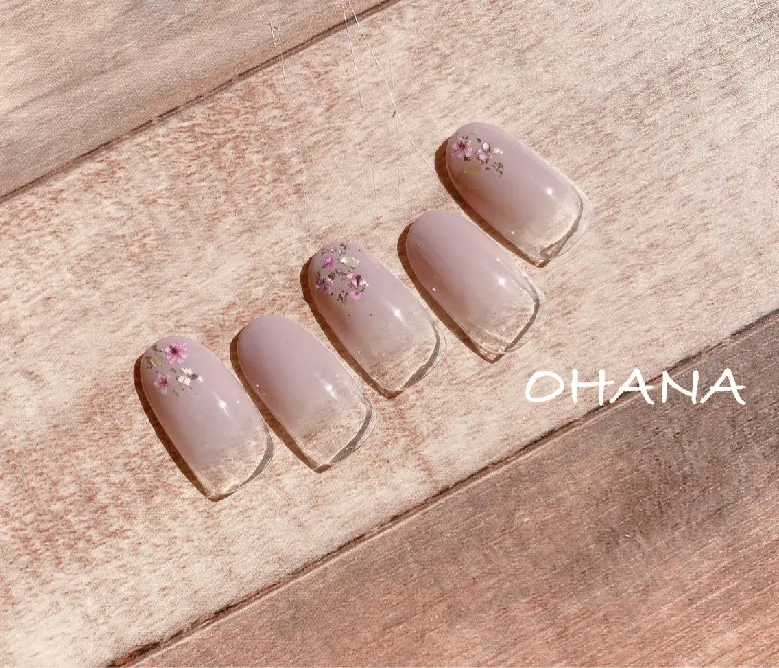 ネイル 成人式 長さ出し フットネイル ミラーネイル ニュアンスネイル nailroom OHANA🌴のネイルデザイン