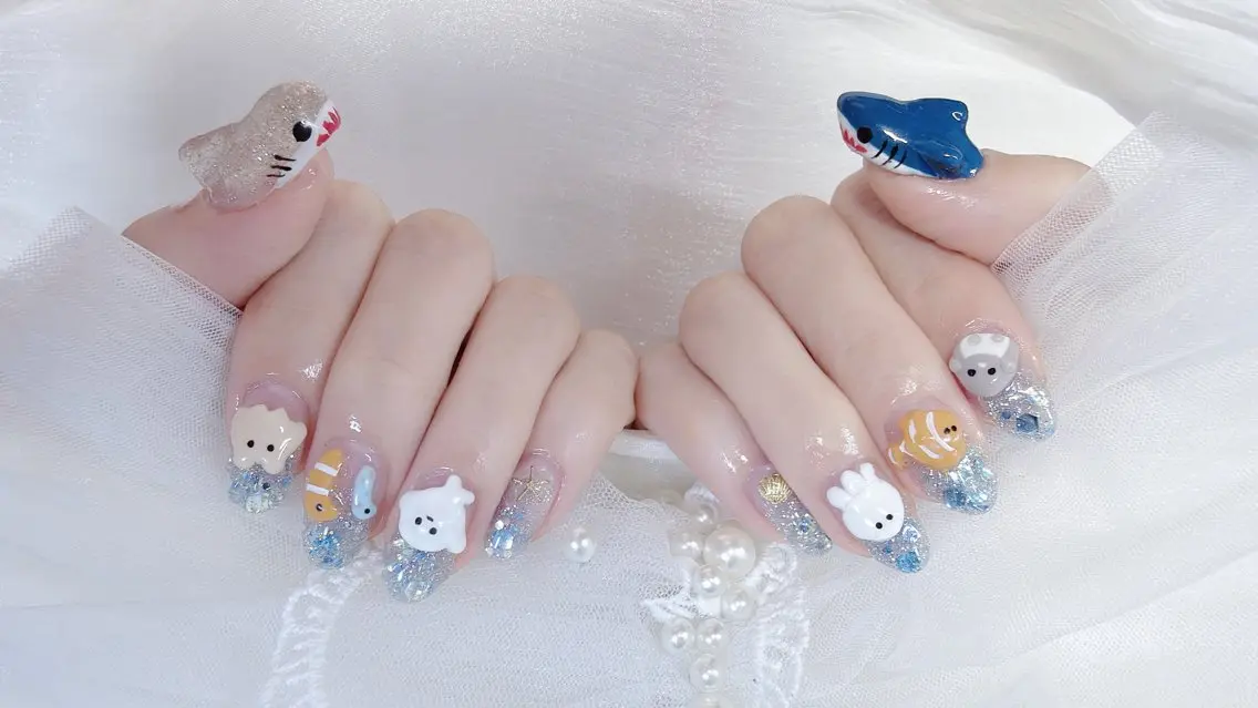 ネイル アートネイル オーロラネイル ガーリー キラキラネイル 韓国ネイル ハンドネイル Mio NailsalonUのネイルデザイン