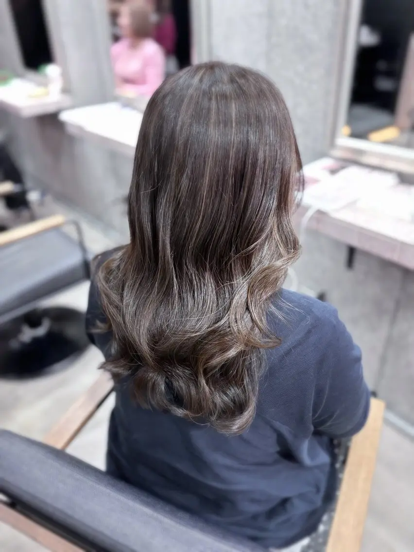 ロング カラー 透明感カラー ハイライトカラー ハイライト カット モデル募集🎀あゆみのヘアスタイル