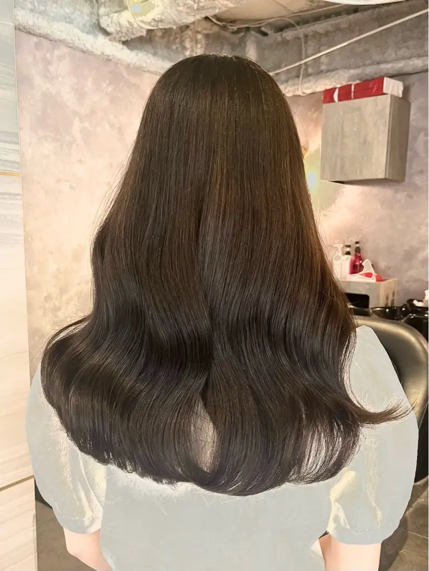 ロング カラー アッシュ 透明感カラー オリーブアッシュ トリートメント ヘアカラー 🤍あみ🤍暗髪オリ ーブ特化🌿髪質改善のヘアスタイル