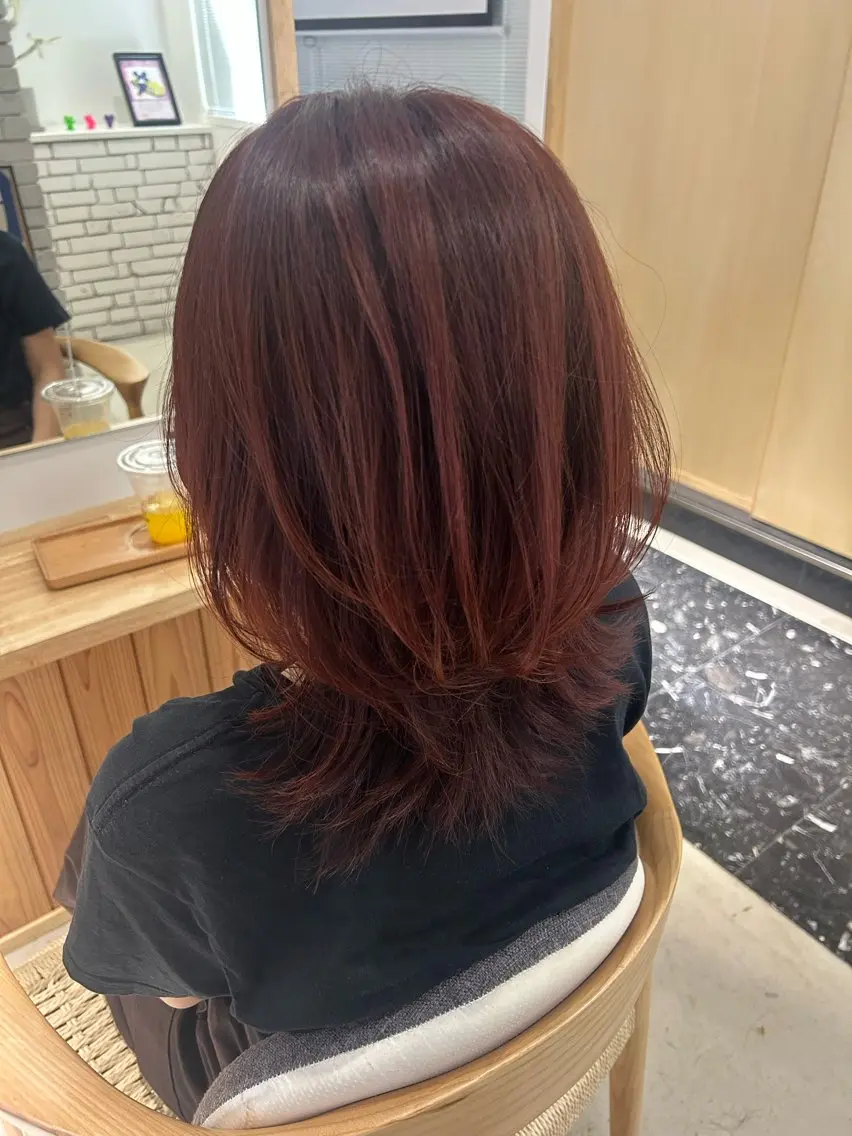 ミディアム ミディアムレイヤー レイヤーカット ヘアカラー chiharu 𝜗𝜚꙳.*のヘアスタイル