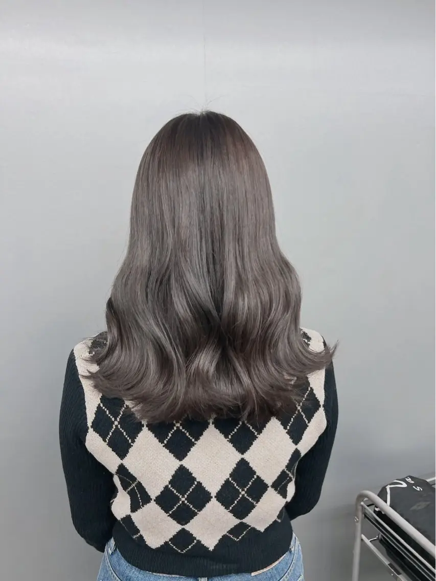 ロング ヘアカラー ベージュ/グレージュ 🧸あやか/表参道のヘアスタイル