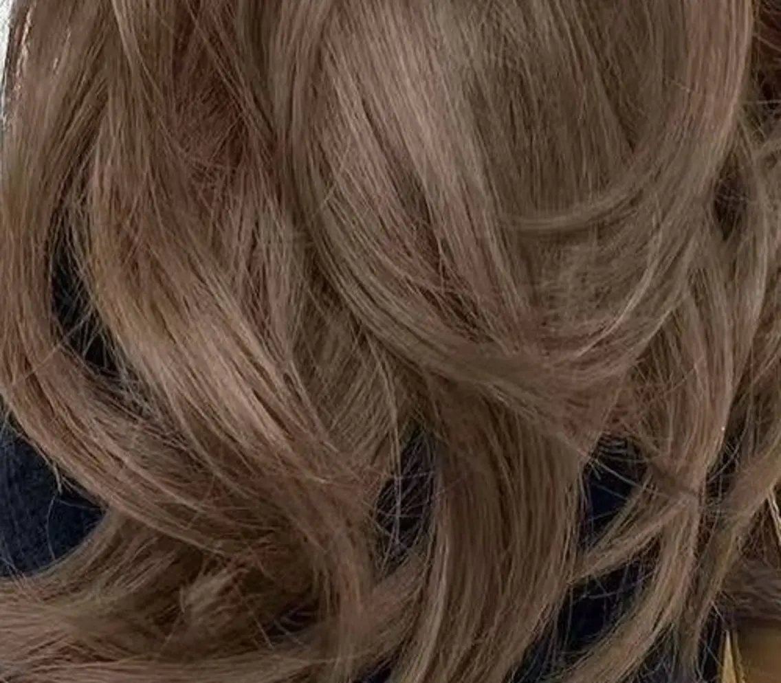 カラー 🌙ヘーゼルベージュ レイヤーカット🌙のヘアスタイル