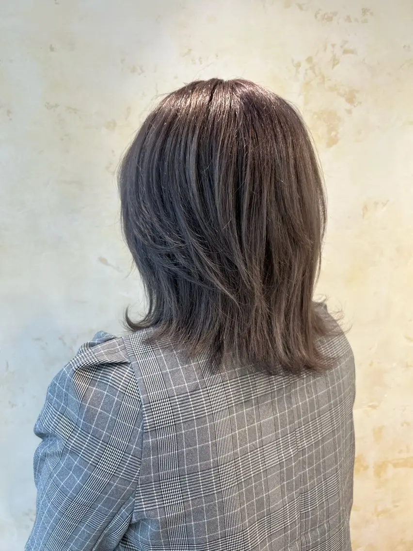 ミディアム カラー ハイライトカラー シルバー ハイライト レイヤー/流行りヘア 🤲MIREI🤲のヘアスタイル
