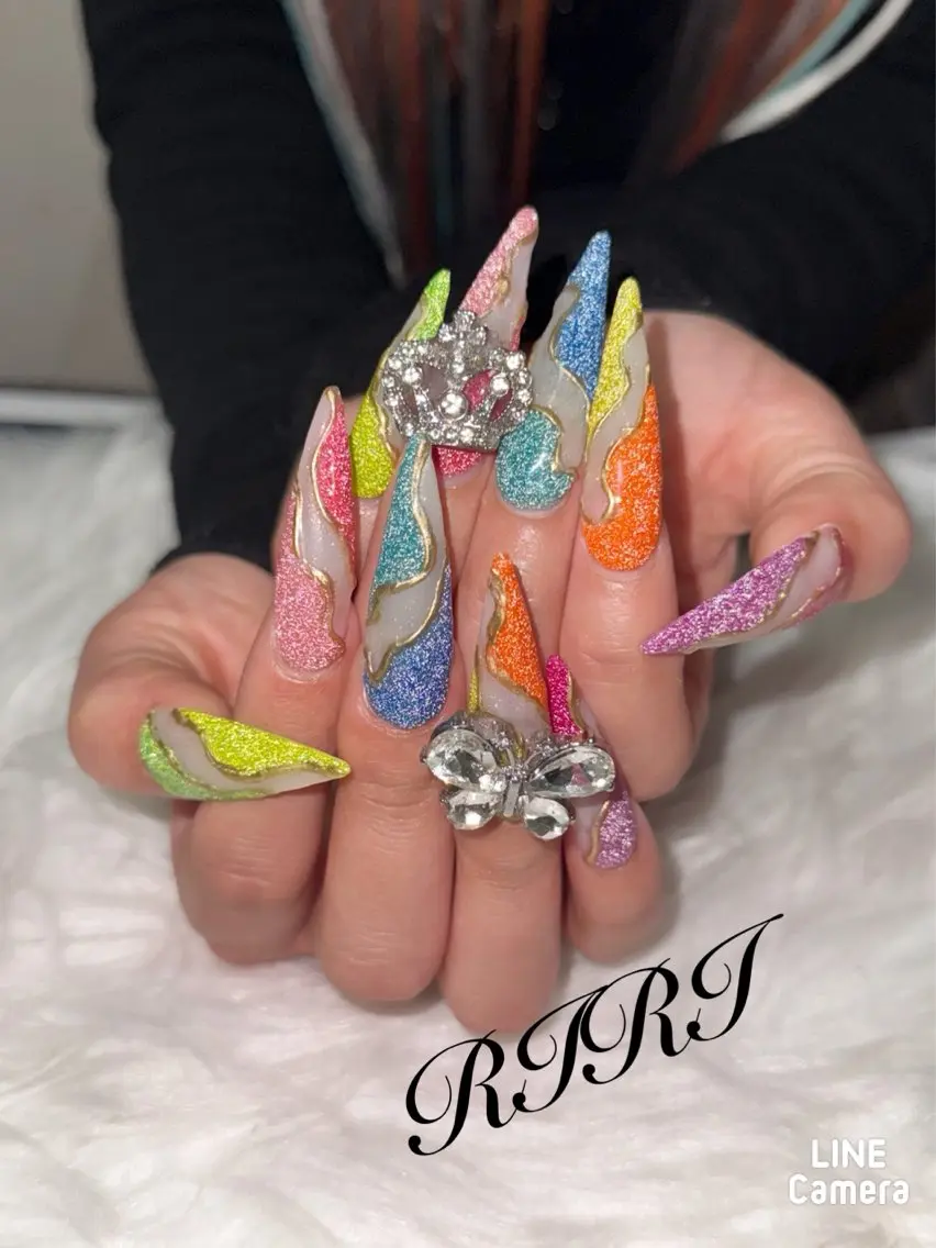 ネイル フラッシュネイル ジェルネイル キラキラネイル ロングネイル スカルプネイル ハンドネイル riri オーナーのネイルデザイン