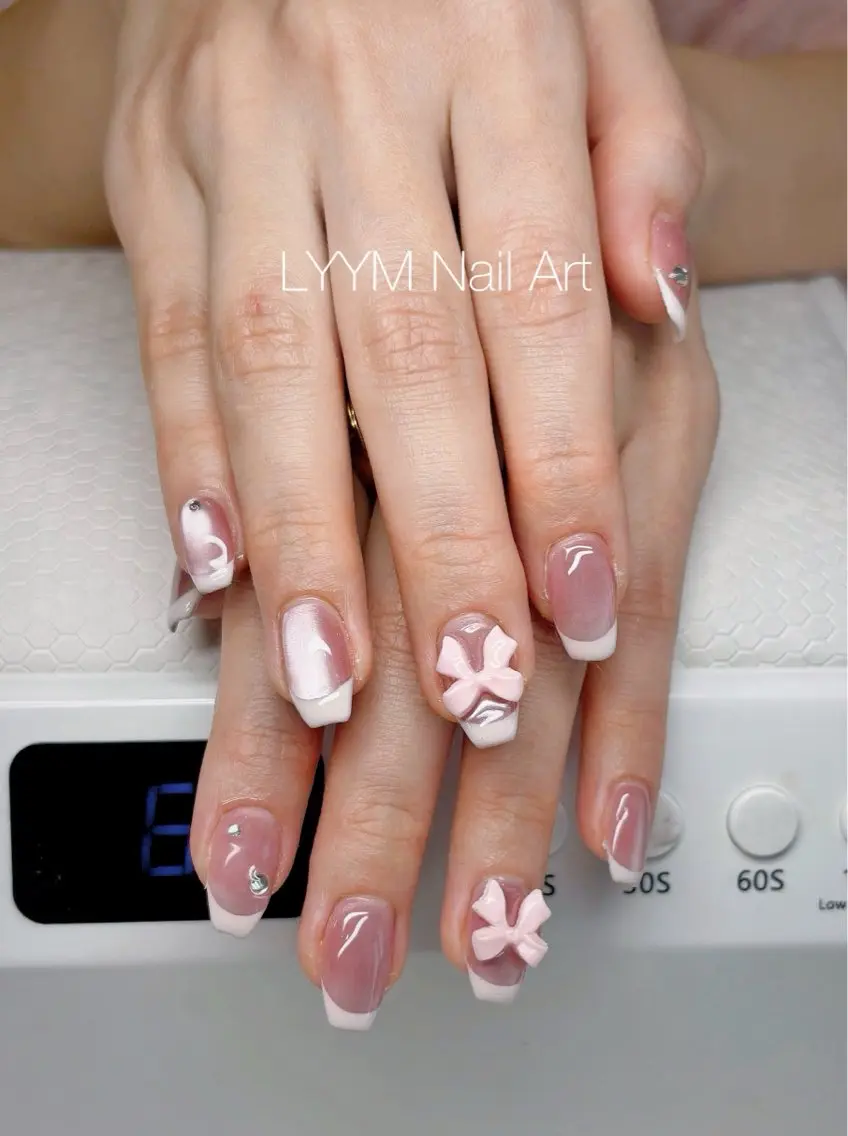 ネイル アートネイル フレンチネイル リボン ハンドネイル LYYM Salonのネイルデザイン