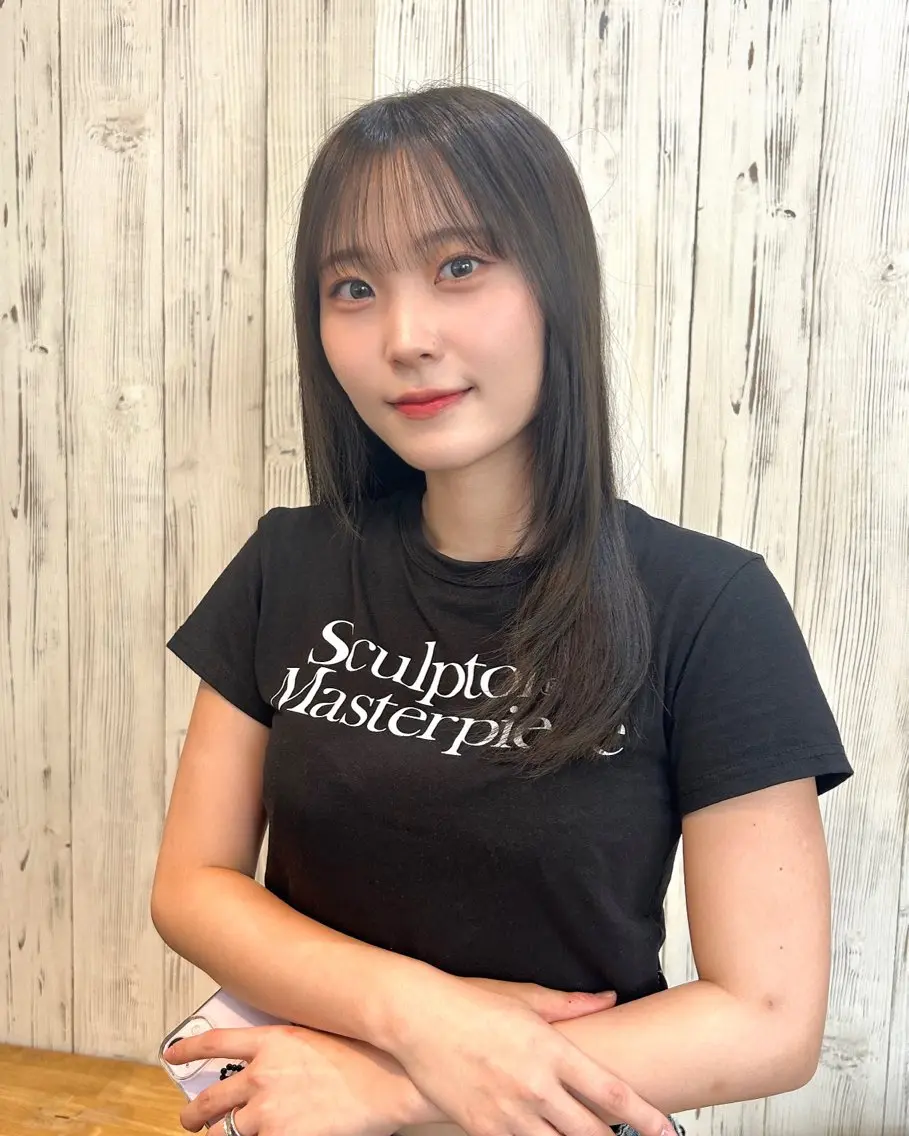 セミロング カラー グレージュ オリーブグレージュ オリーブグレー レイヤーカット 韓国ヘア×レイヤー カット/上田丈也のヘアスタイル