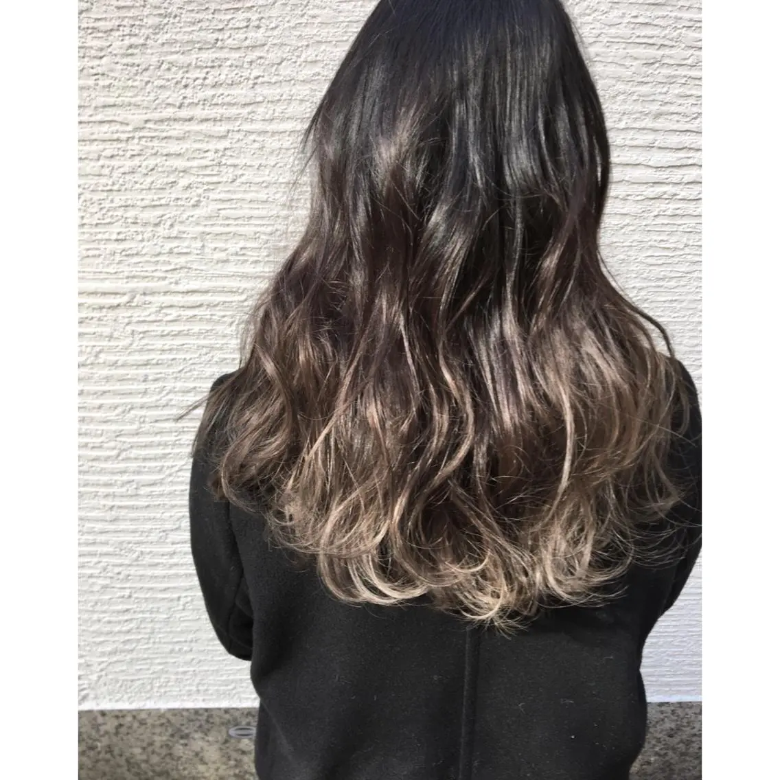 セミロング カラー ブリーチ グラデーションカラー グレージュ ハイトーンカラー OFF YUYAのヘアスタイル