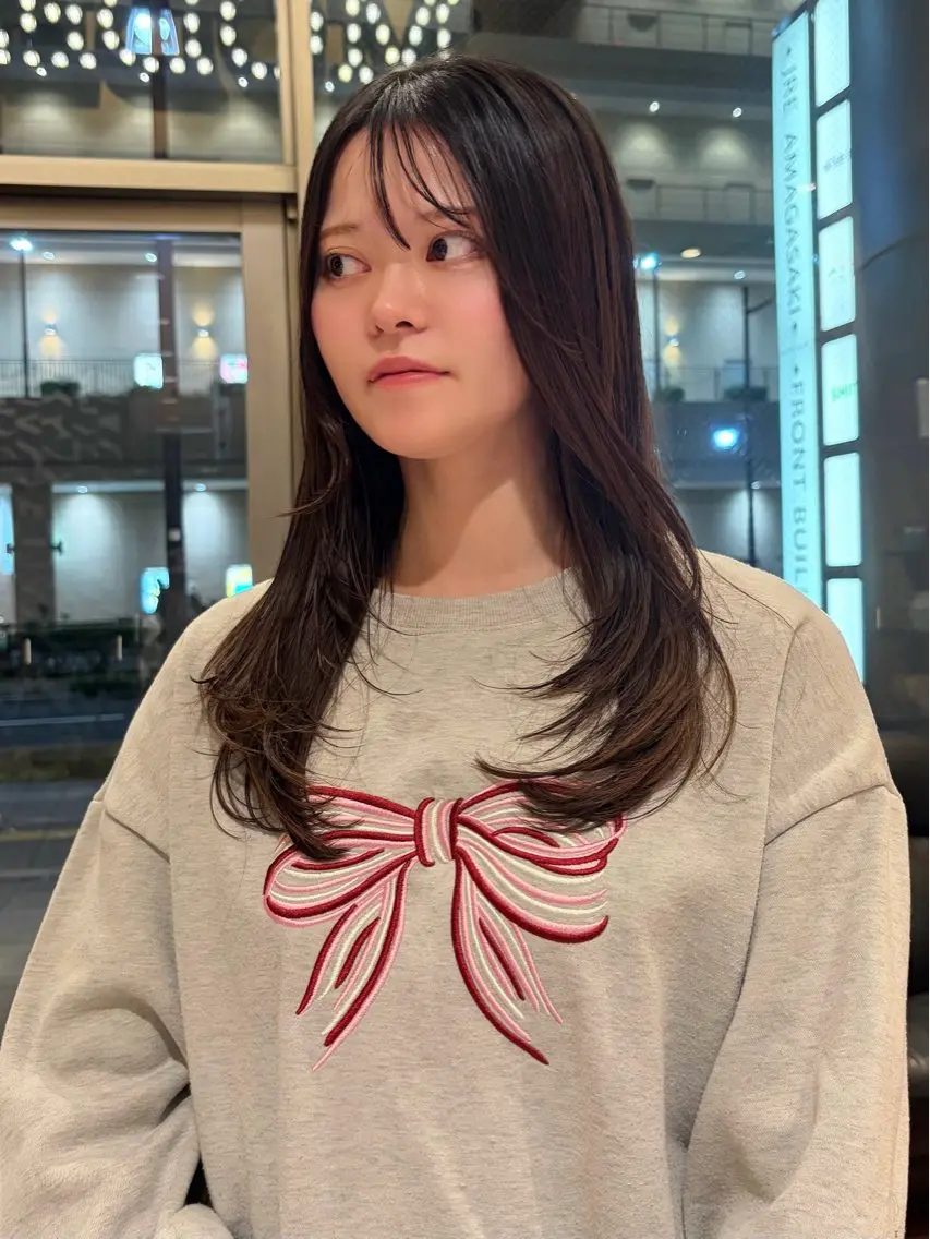 ロング レイヤーカット カット ヘアカラー ルナ|縮毛矯正 ×デザインカラー🥝のヘアスタイル