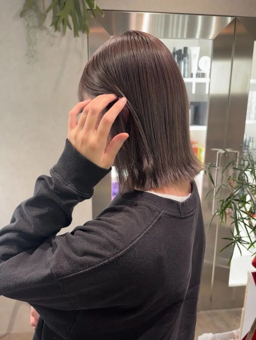 セミロング カラー ヘアアレンジ 切りっぱなしボブ ブリーチ ダブルカラー イヤリングカラー ハイライトカラー ヘアカラー iona/ハイトーン /ネイルのネイルデザイン