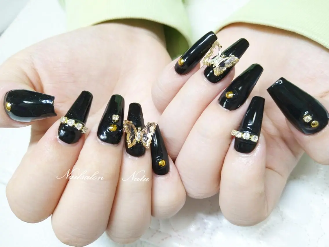 ネイル 長さ出し ラメ(グリッター) ワンカラーネイル ハンドネイル nailsalon Natuのネイルデザイン