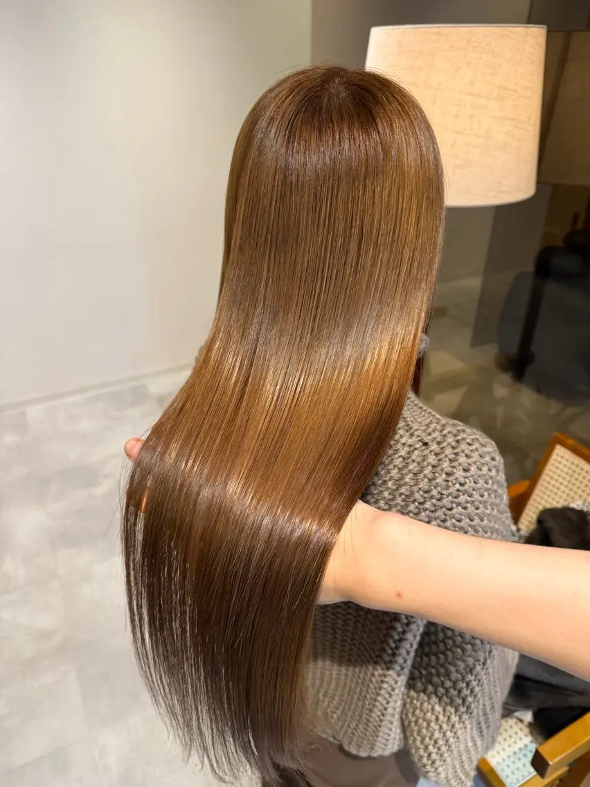 ロング ヘアカラー トリートメント 艶髪/透明感 髪質改善 YUKIのヘアスタイル