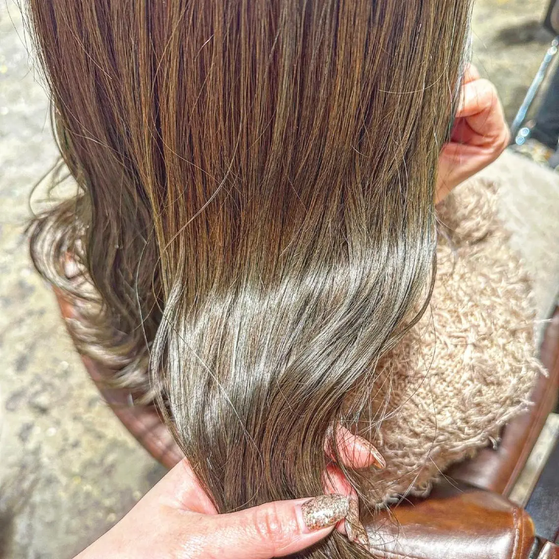 ミディアム カラー ヘアアレンジ グレージュ オリーブグレージュ オリーブグレー 🇰🇷韓国スタイル レイヤー/ayanaのヘアスタイル