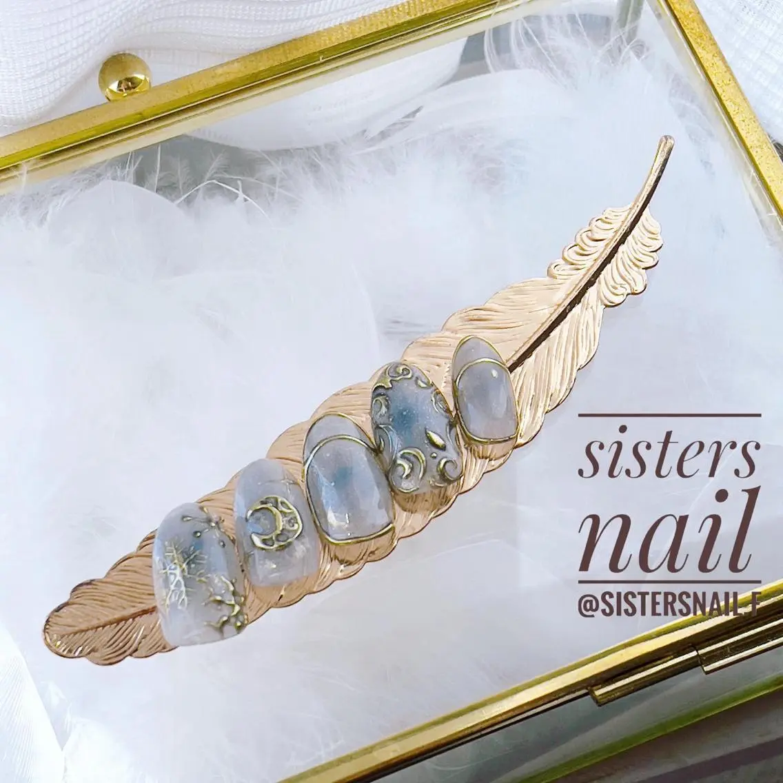 ネイル アートネイル チークネイル ジェルネイル ゴールド キラキラネイル sisters nail.fのネイルデザイン
