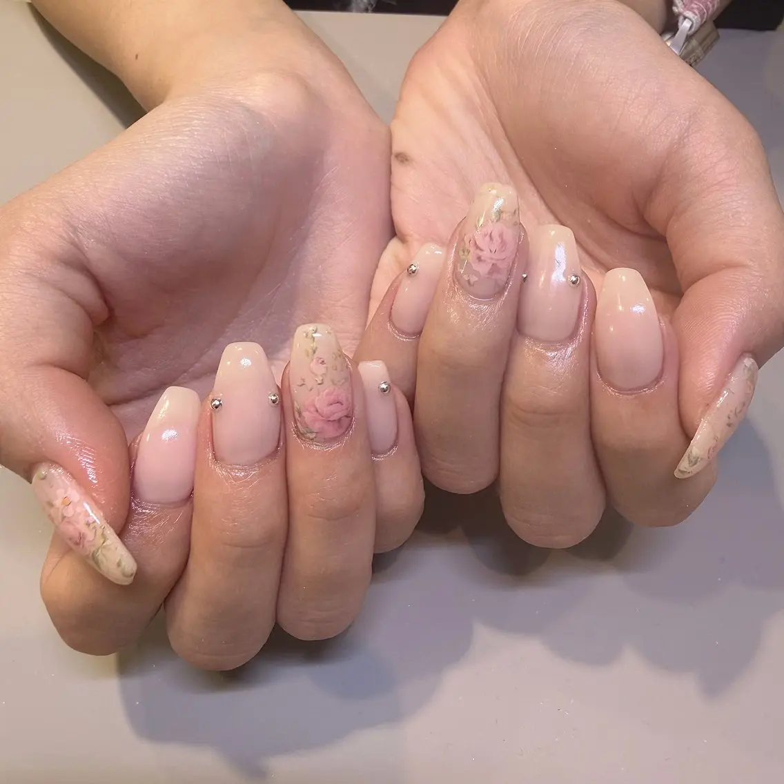 ネイル ハンドネイル 小野澤 紗智のネイルデザイン