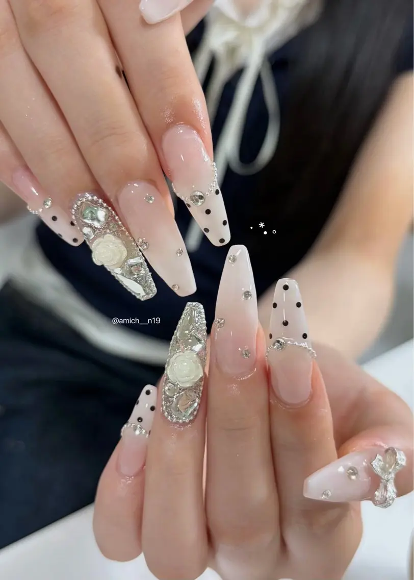 ネイル ハンドネイル ayumi ✩.*˚のネイルデザイン