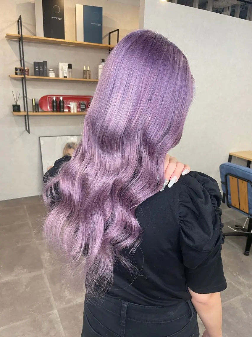 ロング ヘアカラー ハイトーン カラーのヘアスタイル
