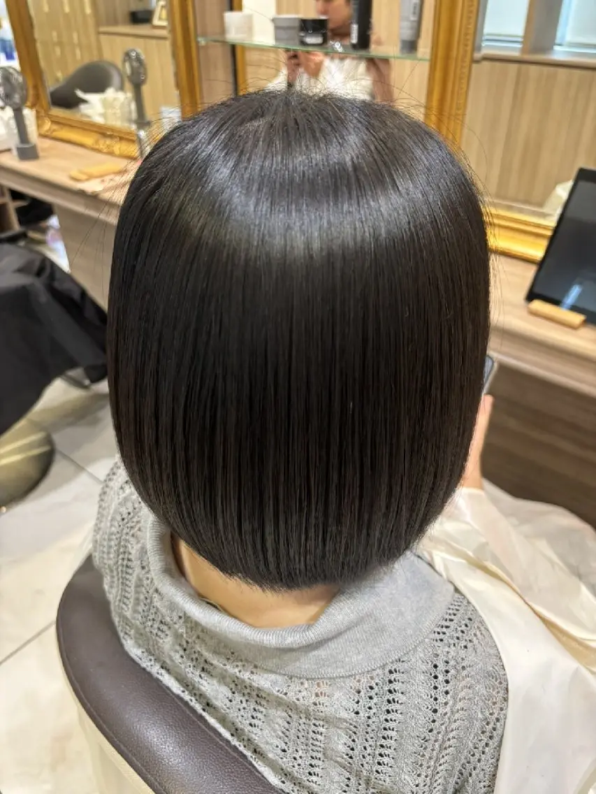 カラー ミディアム 浅見 愛菜のヘアスタイル