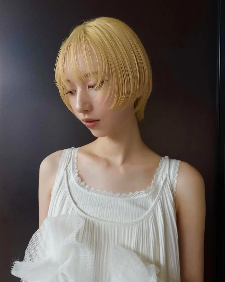 ショート カラー ブリーチ ケアブリーチ ダブルカラー ハイトーンカラー ボブ ヘアカラー トリートメント ヘアセット レイヤー専門家 ダブルカラー修のヘアスタイル
