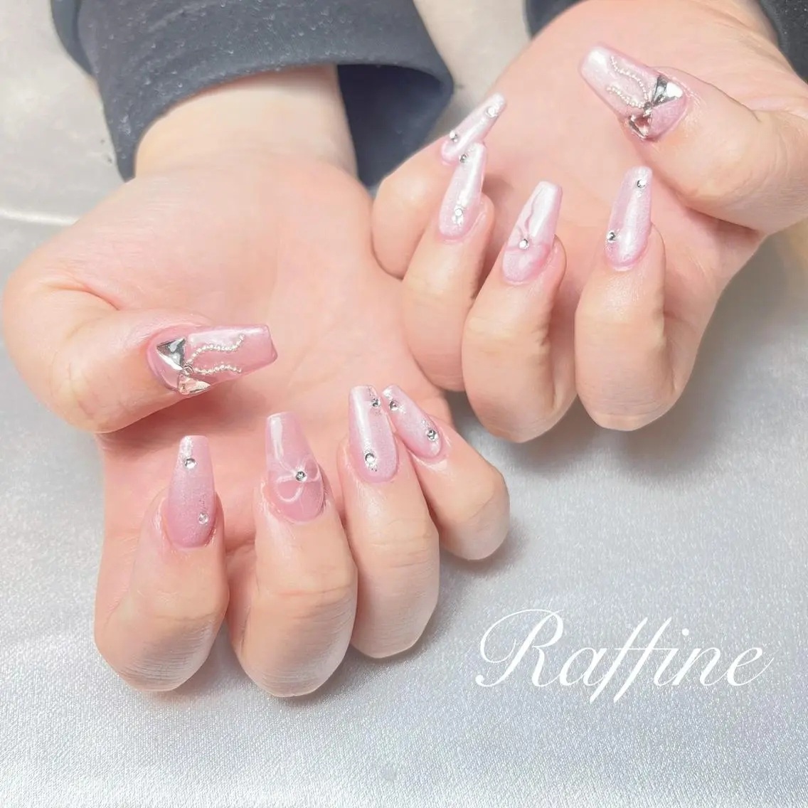 ネイル ハンドネイル RAFFINE haru🦋🩵のネイルデザイン