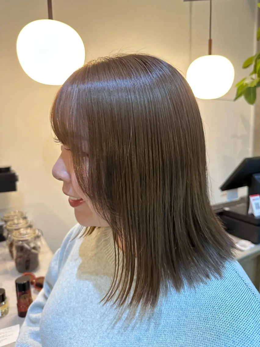 ミディアム カラー Shiro RENのヘアスタイル