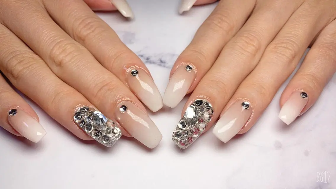 ネイル Mani Nailsのネイルデザイン