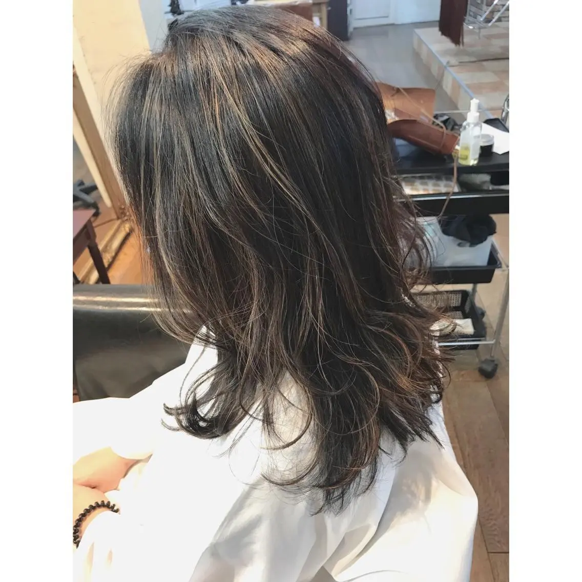 ミディアム カラー ヘアアレンジ ハイライトカラー ハイライト マエダ カズエ🫶 coronahairのヘアスタイル