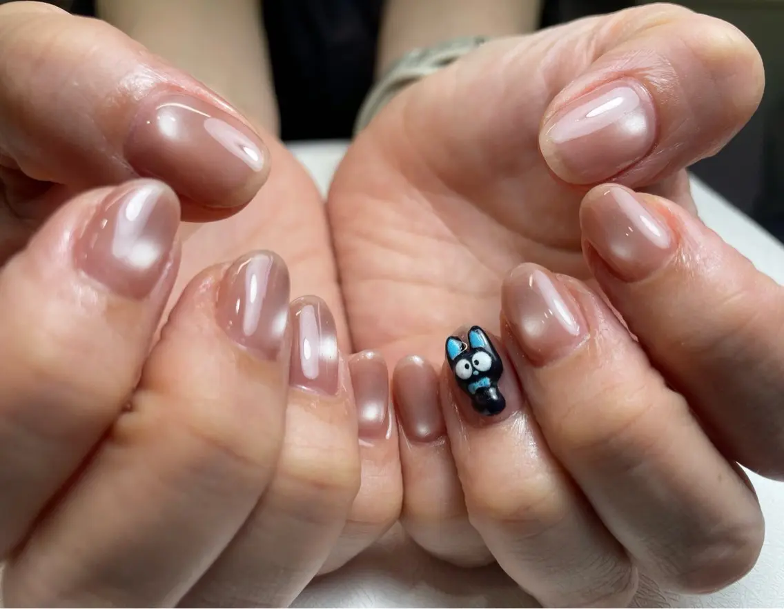 ネイル チークネイル フレンチネイル ジェルネイル ラメ(グリッター) ラメグラデーション MEO NAIL 中野 研修ネイリストのネイルデザイン