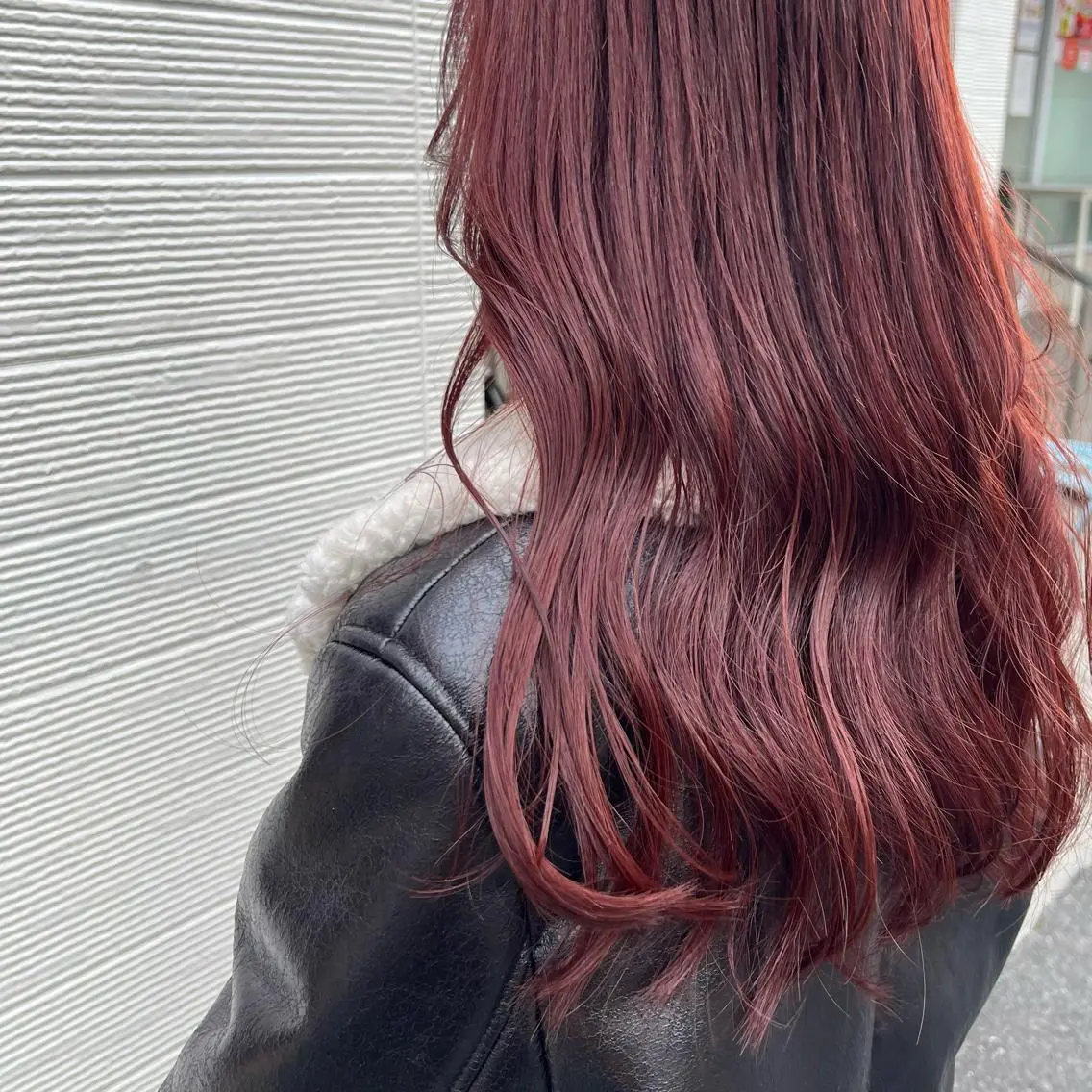 ロング カラー イルミナカラー ピンクカラー ，comma momoka🪄のヘアスタイル