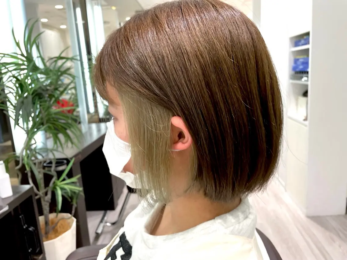 ショート カット ヘアカラー 赤池 日菜子のヘアスタイル