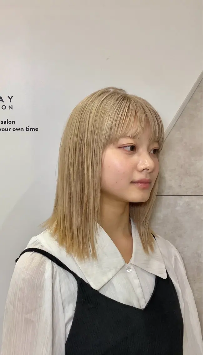 カラー ベージュカラー ブリーチ ミルクティーベージュ 縮毛矯正 カット ヘアカラー トリートメント 縮毛矯正×ブリーチ 西 太志のヘアスタイル