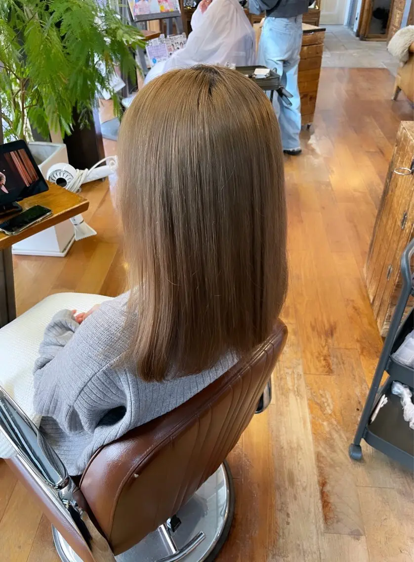 ミディアム カラー ブリーチ ayaka |トレンドヘアのヘアスタイル