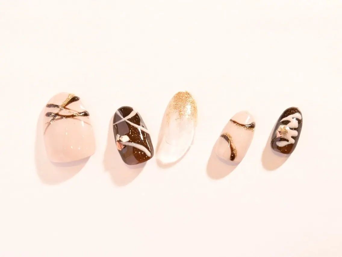 ネイル Tiary Nail Fのネイルデザイン