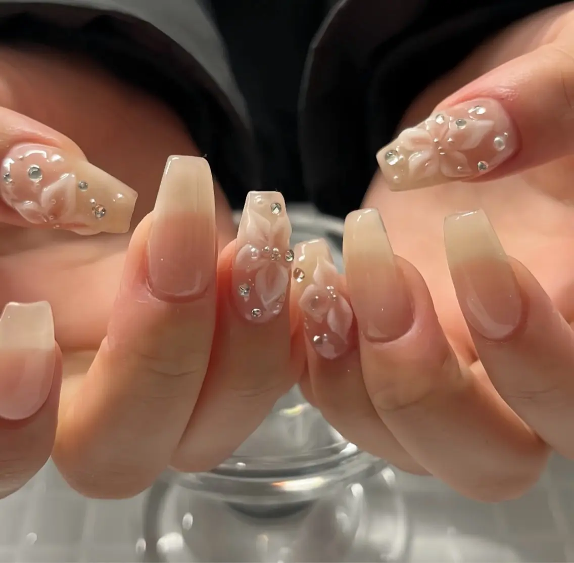 ネイル アートネイル スカルプネイル ストーンネイル ネイルチップ ハンドネイル Suka Nailのネイルデザイン