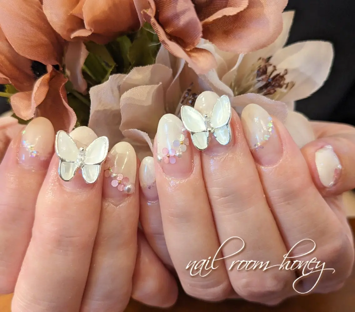 ネイル フラワーネイル フレンチネイル 斜めフレンチ nail room  honeyのネイルデザイン