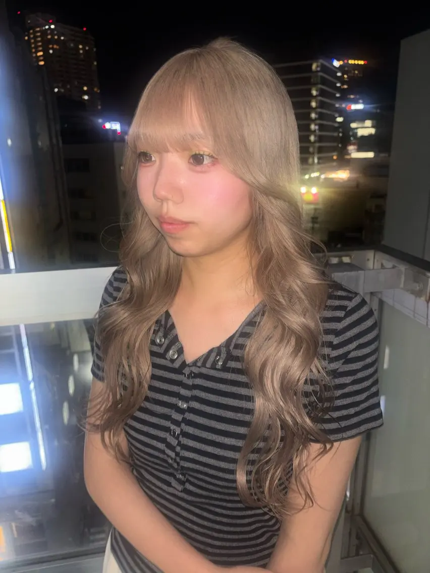 ロング mihane ／ブリーチ/デザインのヘアスタイル