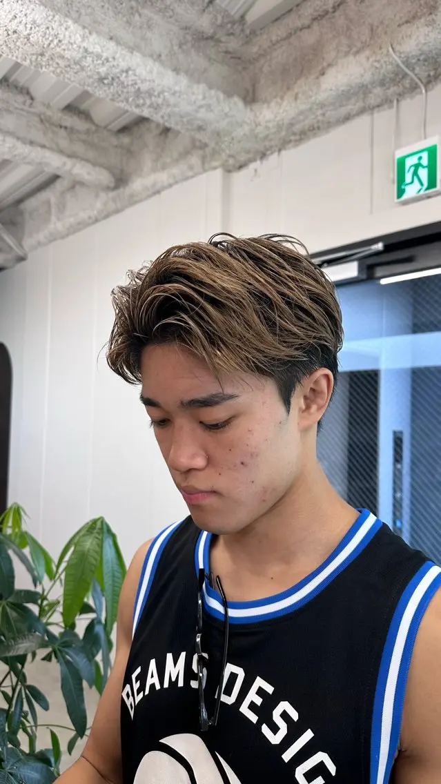 カラー メンズ メンズブリーチ ベージュカラー ブリーチ カット ヘアカラー トリートメント 浅草駅徒歩8分/メ ンズ特化/久保 歩夢のヘアスタイル