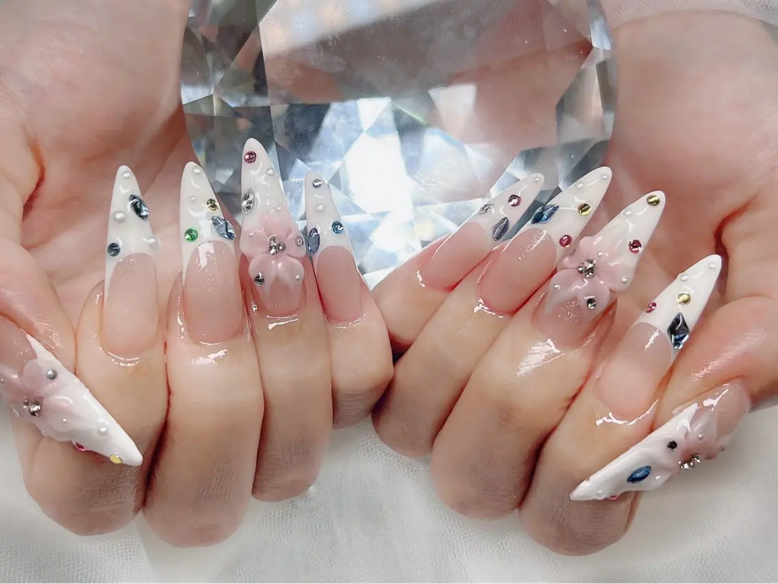 ネイル チークネイル ドット フレンチネイル グラデーション 韓国ネイル ハンドネイル Kei Nail 長さ出し 付け放題のネイルデザイン