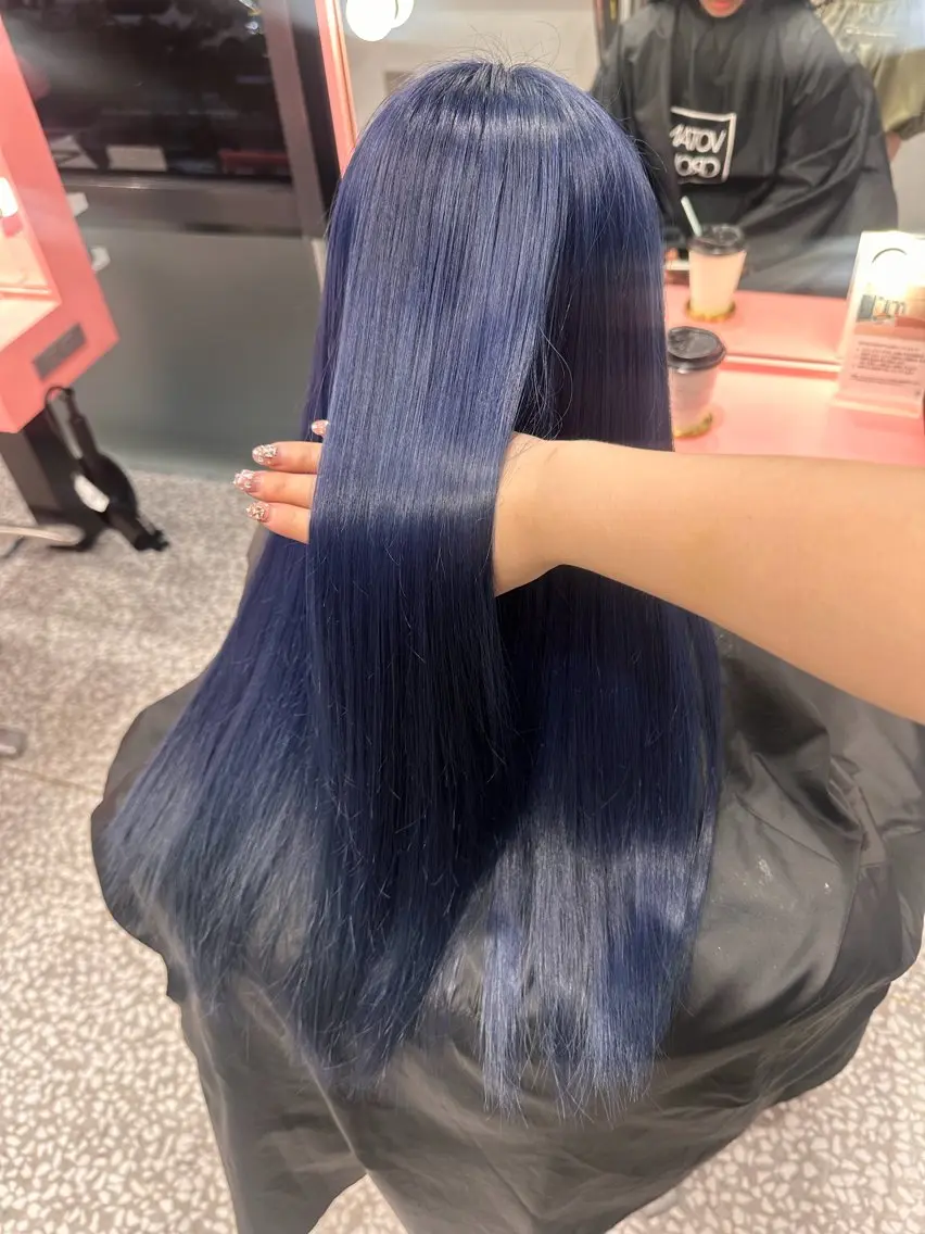 ロング カラー ベージュカラー 黒髪 ブリーチ ブルーカラー ブルーブラック ヘアカラー トリートメント 透明感カラー/渋谷/ KEITOのヘアスタイル