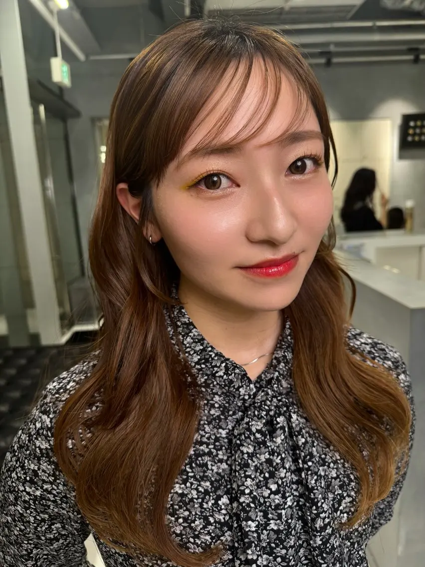 セミロング 保野加/トレンドボブ 透明感爆発カラーのヘアスタイル