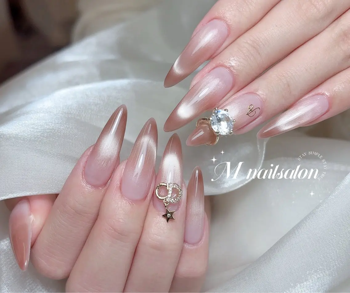 ネイル 🎀M nails✨ ビューティーのネイルデザイン