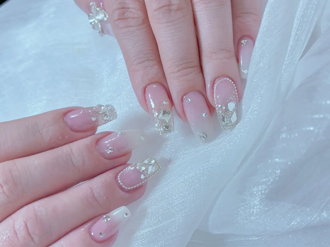 ネイル ネイルサロン エクラ 🌹【スカルプ専門】のネイルデザイン
