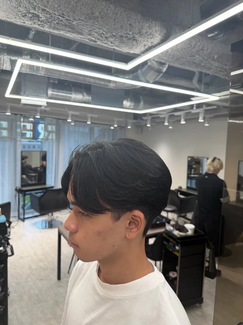 カット 縮毛矯正 トリートメント メンズ縮毛矯正 細谷碧海のヘアスタイル