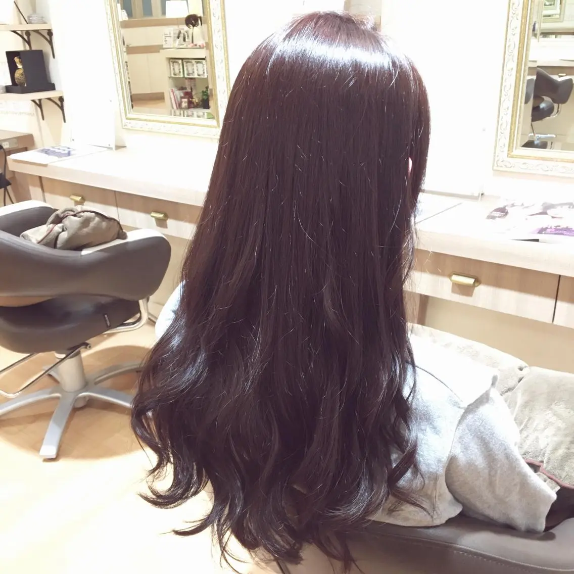 ロング カラー ヘアアレンジ 白浜 サキのヘアスタイル