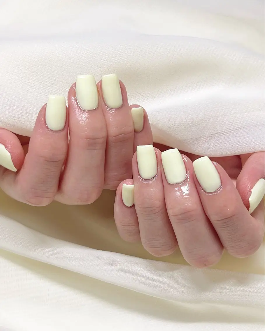 ネイル ワンカラーネイル 黄色 nail salon MUAのネイルデザイン