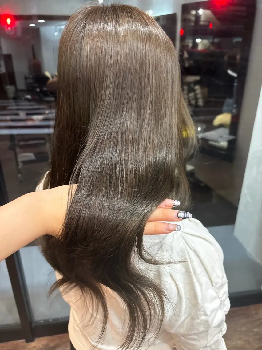 ロング 藤田 陽菜乃のヘアスタイル