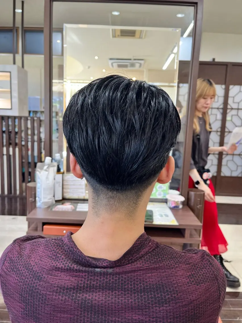 ショート メンズ センターパート 刈り上げ 🧊メンズ特化🧊 高木航希のヘアスタイル