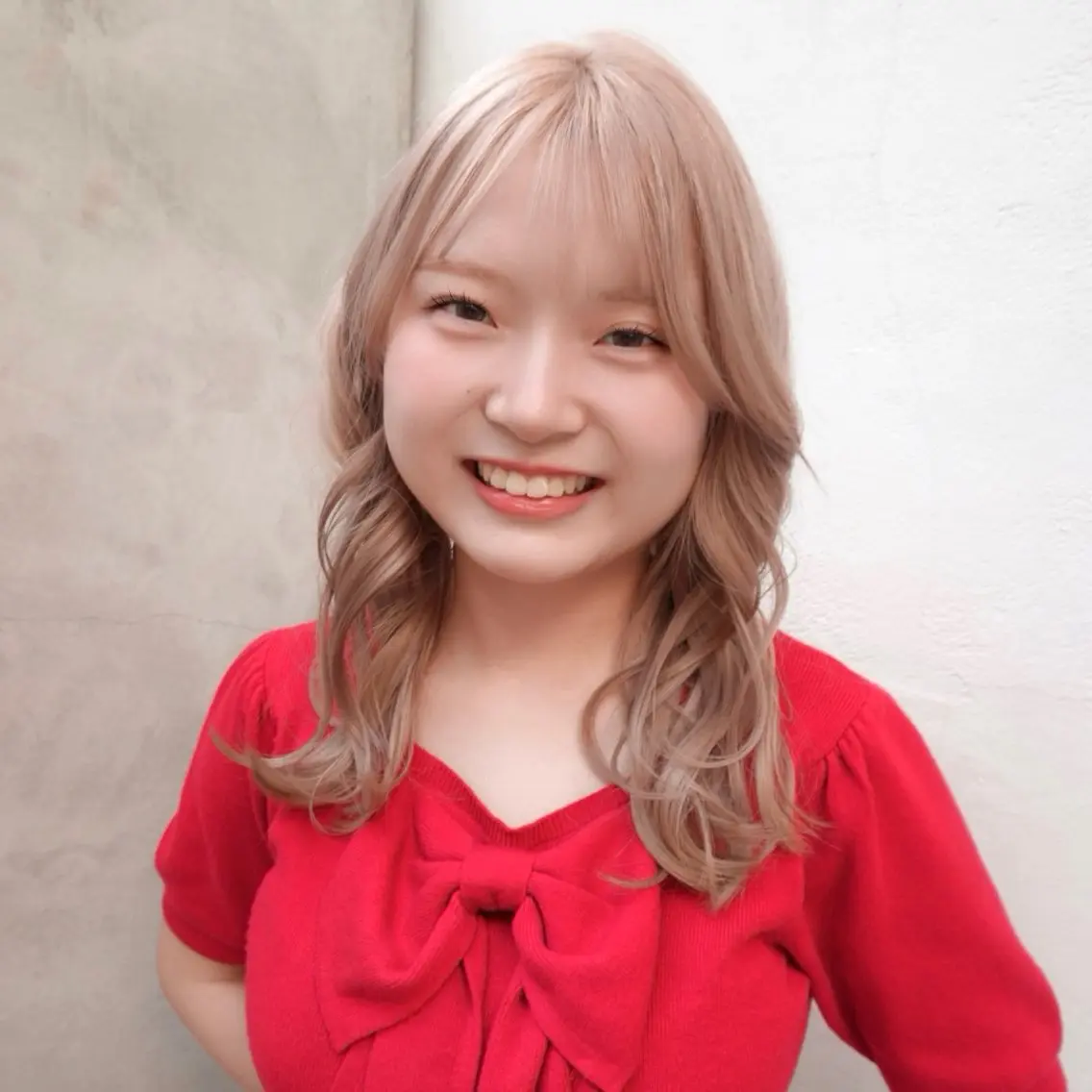 ミディアム カラー ベージュカラー ホワイトベージュ ヘアカラー マリカ/ハイトーン /カットモデル無料のヘアスタイル