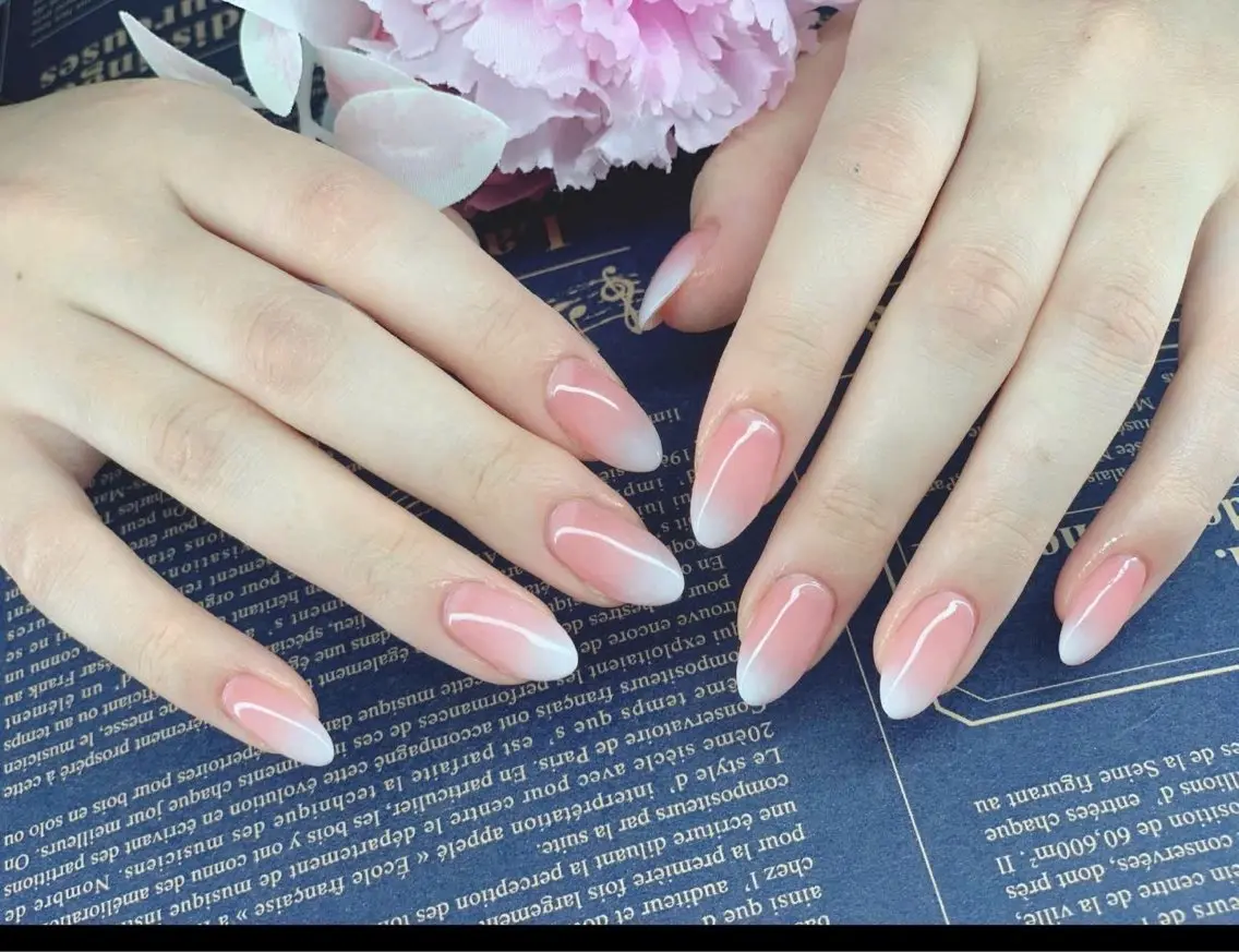 ネイル フラッシュネイル フレンチネイル グラデーション キラキラネイル 韓国ネイル ハンドネイル Hy nailsのネイルデザイン