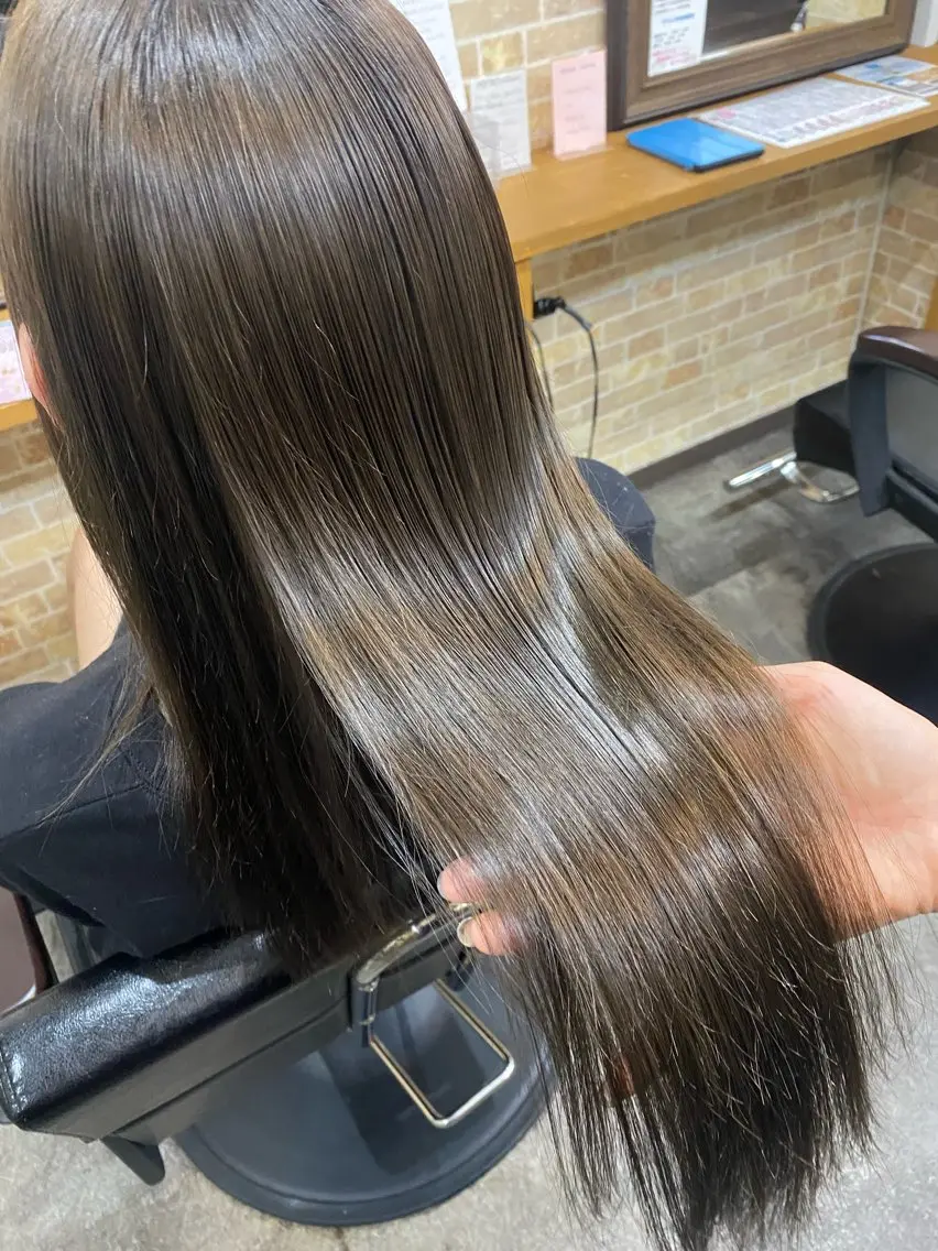 セミロング アッシュ ヘアカラー トリートメント 美髪ヘア 🤍erikaのヘアスタイル
